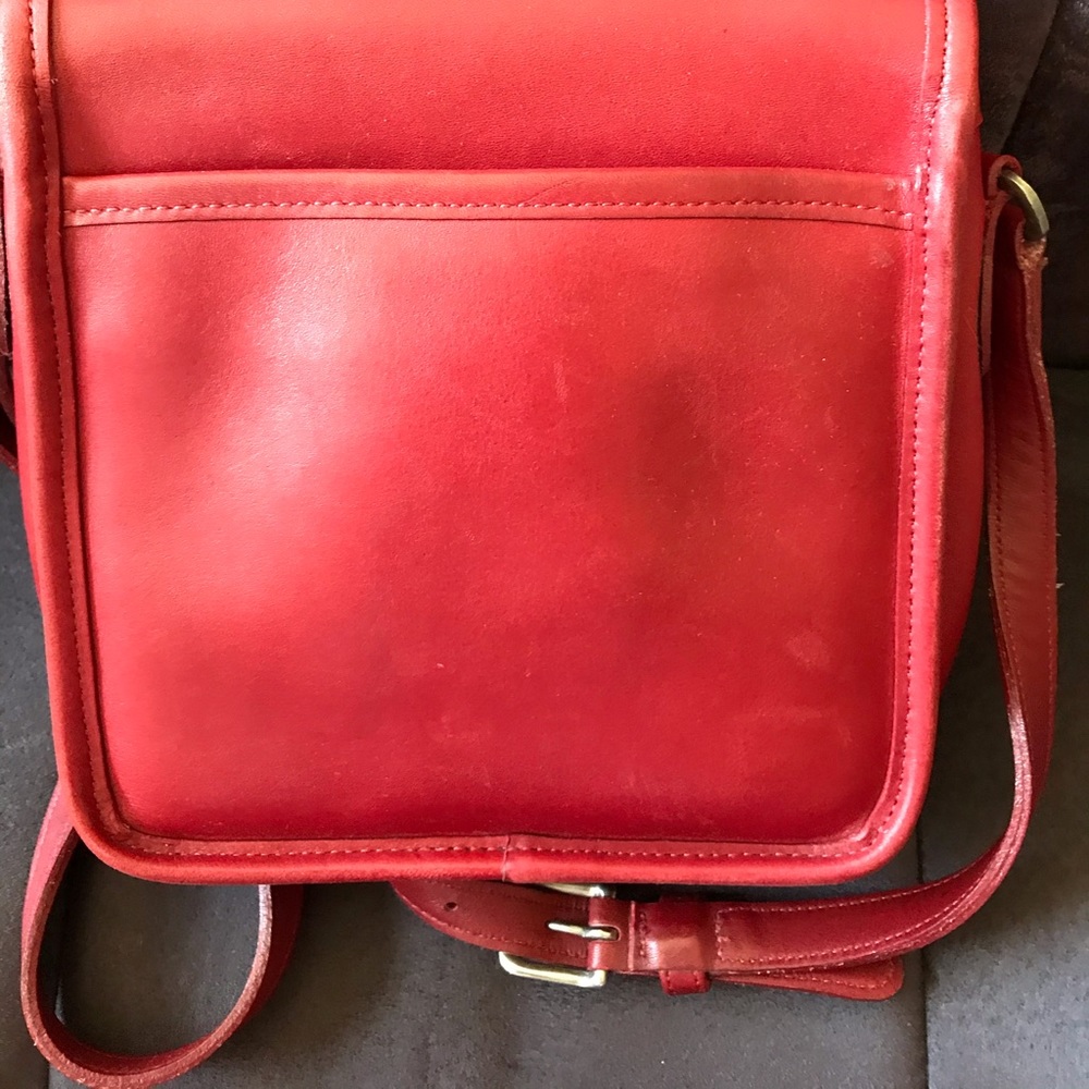 🛍Vt red leather coach crossbody make an offer🛍 - Picture 4 of 7